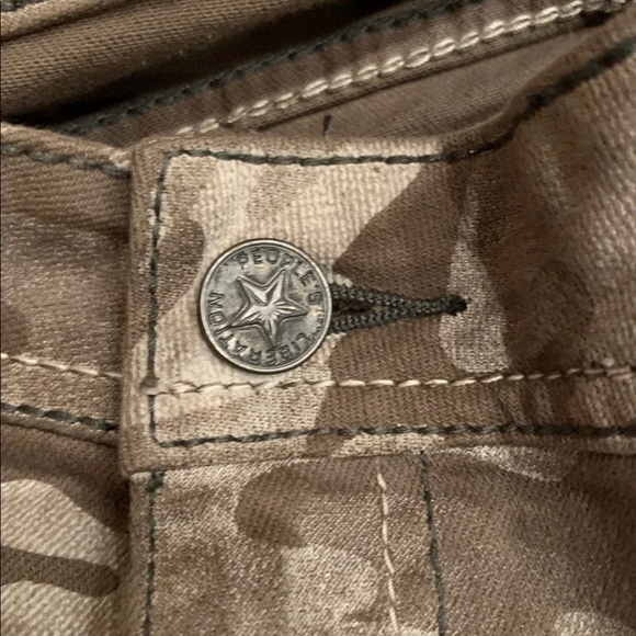 👀SOLD👀People’s Liberation Camo Shorts - Picture 6 of 6